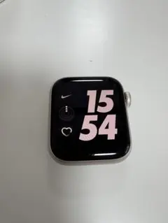 Apple Watch SE 第2世代（GPSモデル）40mm スターライト