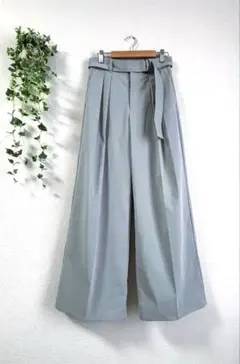 大人気GU ベルテッドワイドパンツ