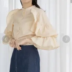 RANDA 袖ラッフルフリルブラウス BEIGE