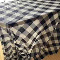 ネイビーとホワイトのチェック柄生地