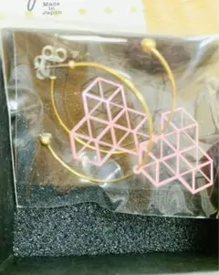 幾何学　ピアス　ピンク　ゴールド　filldesignlab