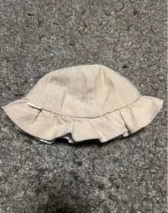 ベージュ フリル付きハット紐付きバケットハット キッズ帽子 ベビー １歳２歳水玉