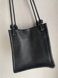 SHIPS⭐︎スリムノットスクエアバッグ 本革　ブラック　ショルダー