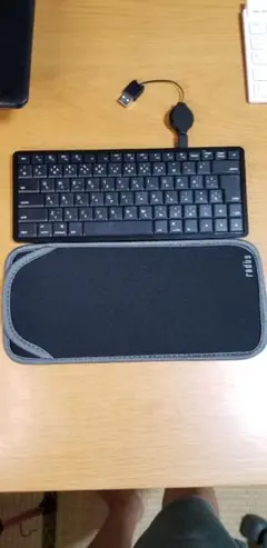 ワイヤレスキーボード ブラック