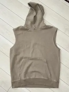 ZARA ベージュ ノースリーブフーディ Lのサムネイル