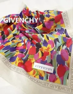 GIVENCHY 未使用　花柄　ハンカチ
