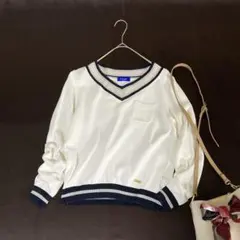 美品 ブルーレーベルクレストブリッジ Vネックの春素材ニット 38 ラメライン
