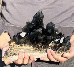 ⭐️モリオンクラスター　超ビックサイズ3171g❣️化粧箱入り　魔除け　浄化　邪鬼