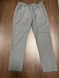 【美品】UNDER ARMOUR クロスパンツ　ウーブンパンツ グレー×ピンク