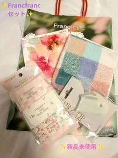 Francfranc タオルハンカチ2枚/ヘアクリップ/ボディーシート4点のサムネイル