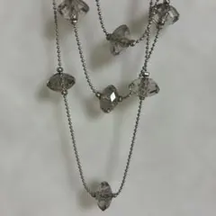 クリスタルビーズの多層ネックレス