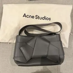 acne studios musubi ショルダーバッグ　グレーのサムネイル