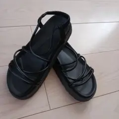 美品 黒 ストラップコンフォートサンダル