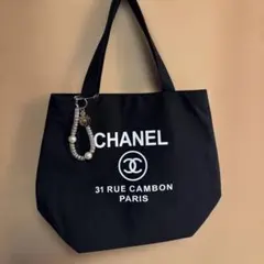 【CHANEL】 ノベルティ　トートバッグ　黒 キャンバス地　チャーム付