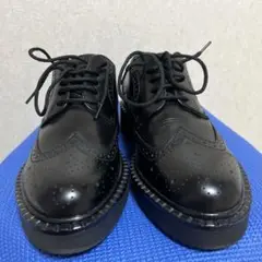 ブラックレザーウィングチップドレスシューズ