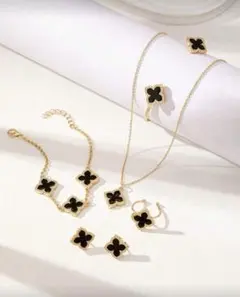 ⚠️ラスト1セット⚠️四葉のラッキークローバー ブラック 5点セット 韓国インポート