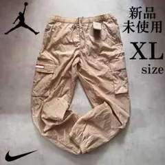 nike パンツ ベージュ