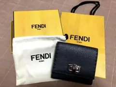FENDI セレリア  ピーカブーミディアム 二つ折り財布 カーフ グレー
