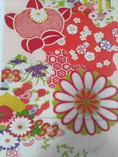 女の子　着物地ハギレ　赤ピンク　アンティーク　　古布　絹