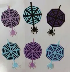 折り紙　壁面飾り　秋飾り　ハロウィン飾り　クモの巣