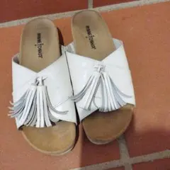 MINNETONKA フリンジ付き本革ホワイトサンダルのサムネイル
