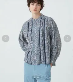 スタンドフリルブラウス