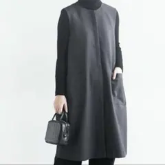 美品 ミズイロインド フロントフライコクーンジレ グレー