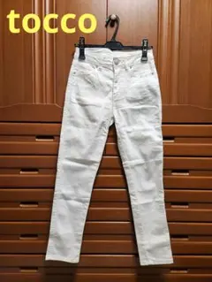 【美品】tocco ホワイト スリムフィット カジュアルパンツ Mのサムネイル