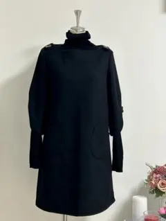 ブラック　チュニックワンピース 黒 肩・袖ボタンデザイン　シンプル きれいめ