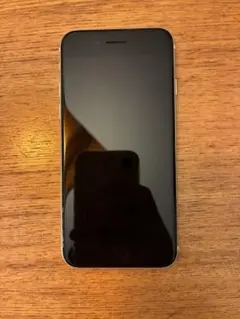 Apple iPhone SE (第2世代) ホワイト　simフリー