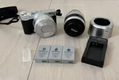 【匿名発送】Nikon 1j5 ダブルズームレンズキット　バッテリー3つ付 匿名発送 Nikon 1j5 ダブルズームレンズキット バッテリー3つ付