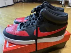 Nike 赤黒 ハイカットスニーカー