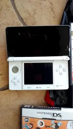 ニンテンドー3DS アイスホワイト