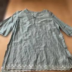 刺繍入りグリーンチュニック 五分袖