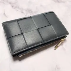 【新品未使用】高級羊革おしゃれなニつ折り財布　イントレチャート　ダークブルー　青