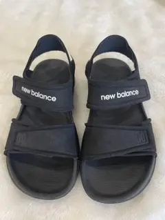 new balance ブラック サンダル　18cm