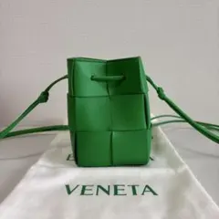 【美品】BOTTEGA VENETA ボッテガ カセット クロスボディ グリーンのサムネイル