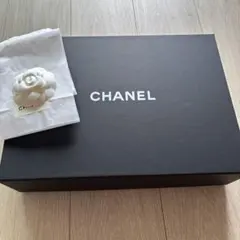 CHANEL ギフトボックス カメリア付きのサムネイル
