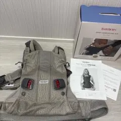 保証書付　ベビービョルン　ワンカイエアー　メッシュ　グレーベージュ　抱っこ紐のサムネイル