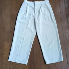 UNIQLO ホワイト クロップドパンツ Mサイズ