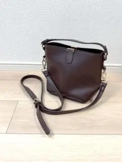 ショルダーバッグ　ダークブラウン
