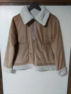 ベージュ ブルゾン