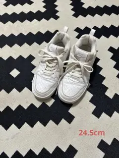 ナイキ　NIKE スニーカー　24.5 美品　白