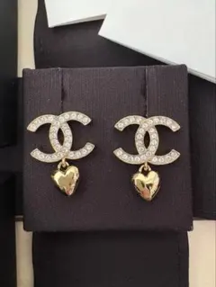 CHANEL シャネル ココマーク ハート ピアスのサムネイル
