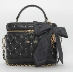 RANDA(ランダ) 2WAY リボンチャームキルティングバニティバッグ 黒