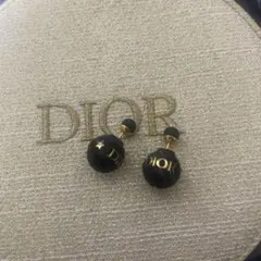 DIORトライバルピアス