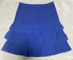 フリル付き青フレアスカート