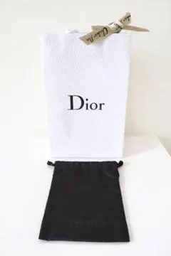 Dior金リボン付き紙袋＆CHANELブラック巾着セット