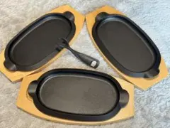 新品　南部鉄器 岩鋳 ステーキ皿 木台 ハンドル付き 3個セットのサムネイル