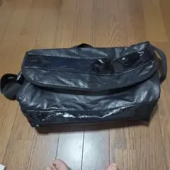 anello ブラック ショルダーバッグ